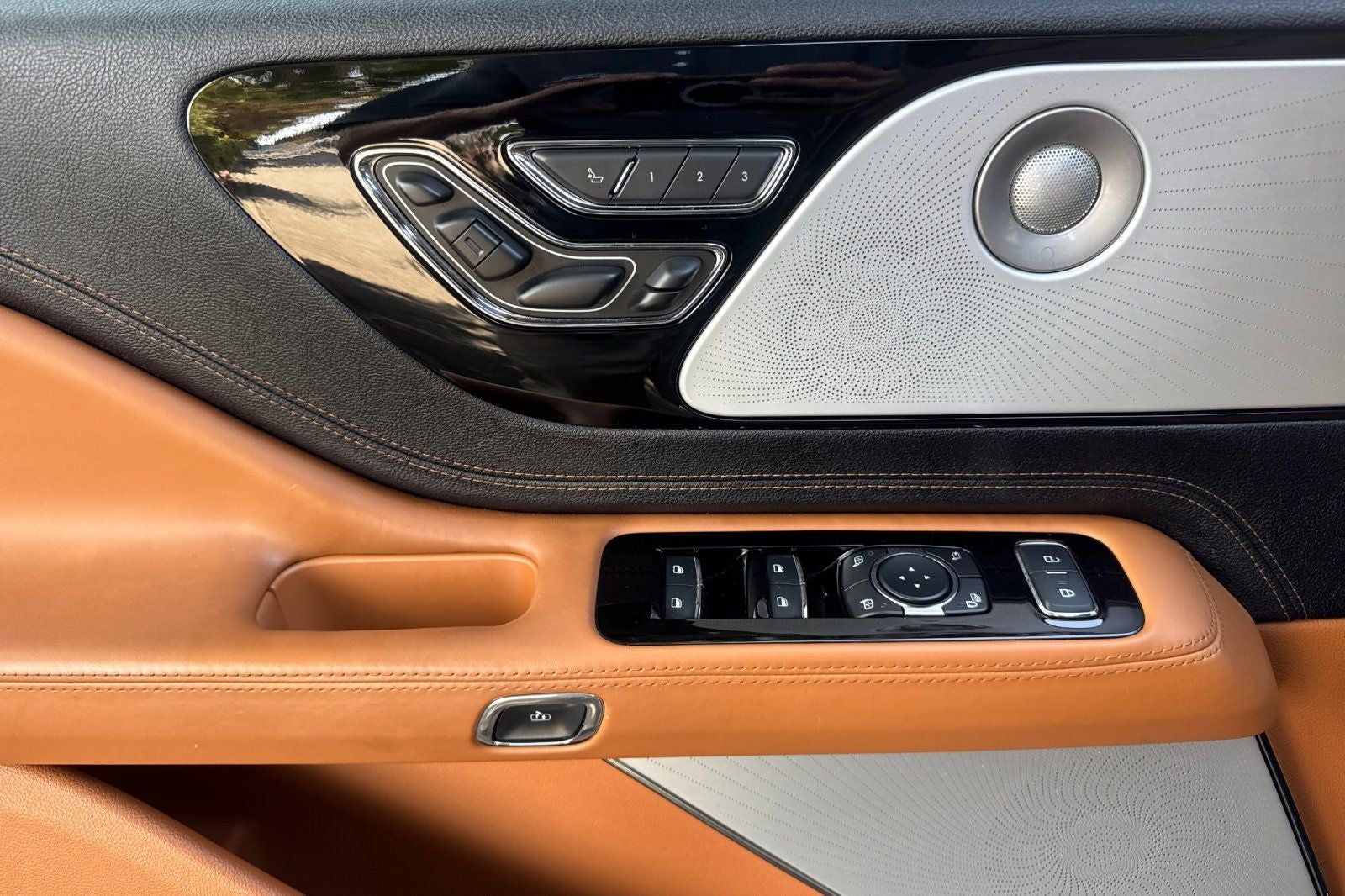 2023 Lincoln Aviator Plug-In Hybrid Black Label Grand Touring