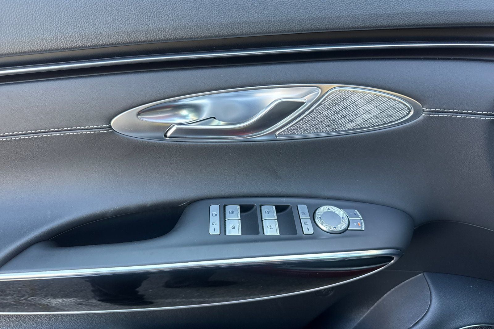 2025 Genesis GV70 2.5T