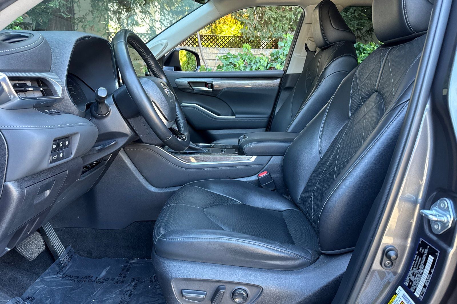 2023 Toyota Highlander Hybrid Platinum