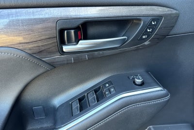 2023 Toyota Highlander Hybrid Platinum