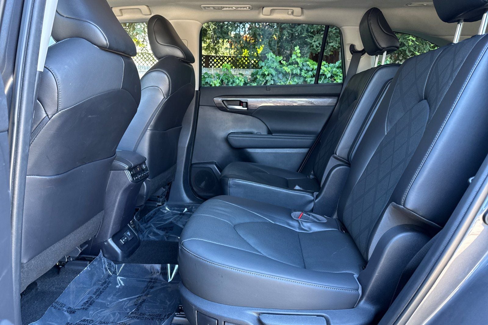 2023 Toyota Highlander Hybrid Platinum