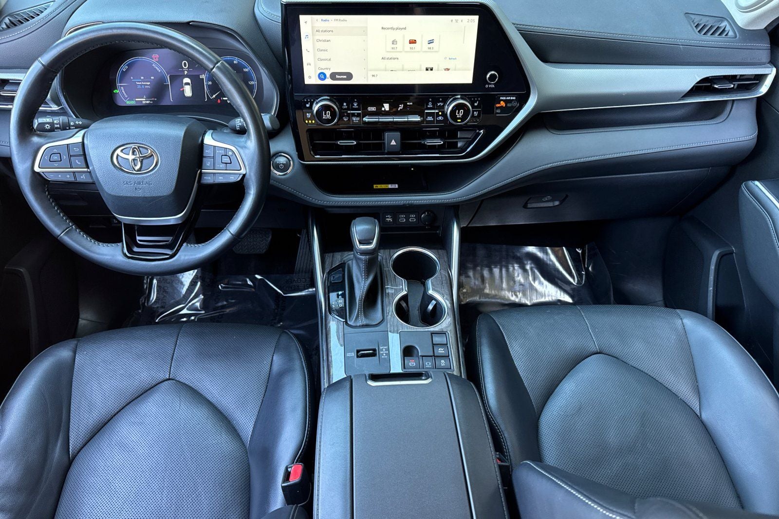 2023 Toyota Highlander Hybrid Platinum