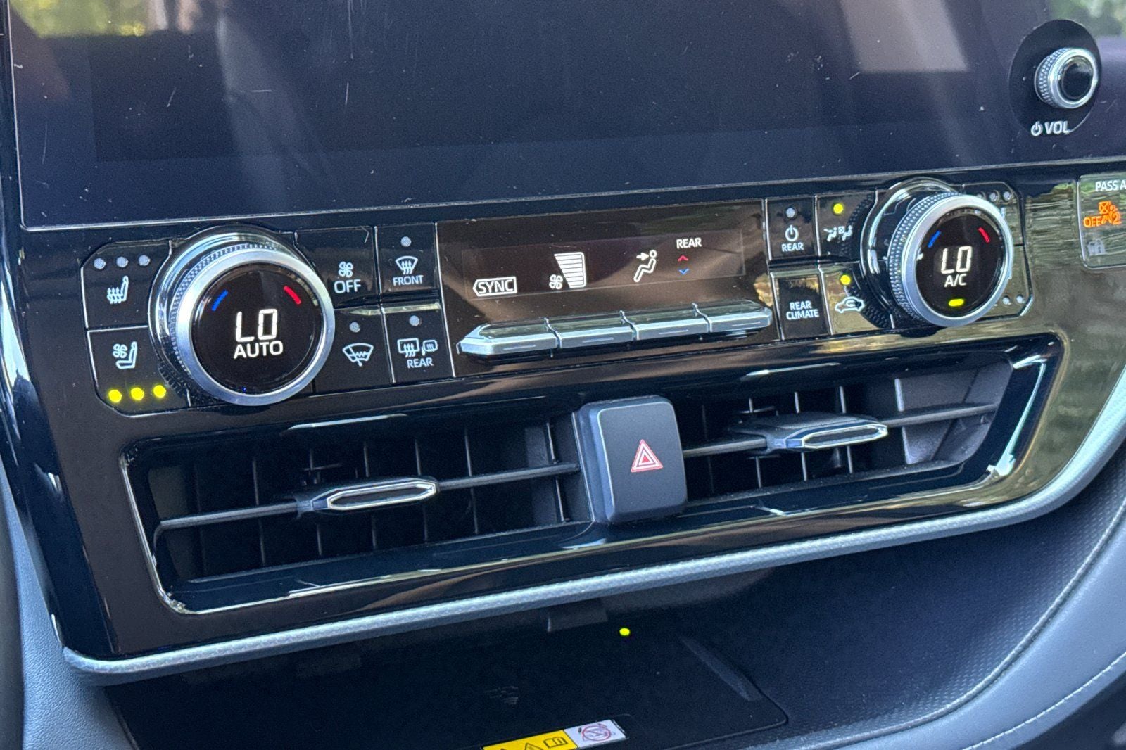2023 Toyota Highlander Hybrid Platinum
