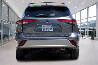 2023 Toyota Highlander Hybrid Platinum