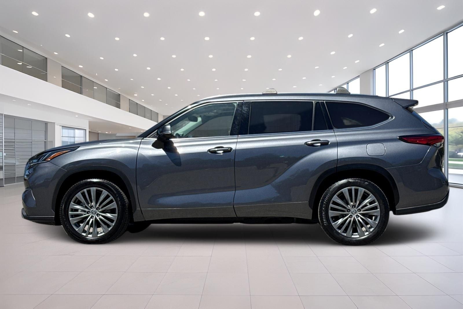 2023 Toyota Highlander Hybrid Platinum