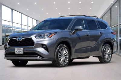 2023 Toyota Highlander Hybrid Platinum