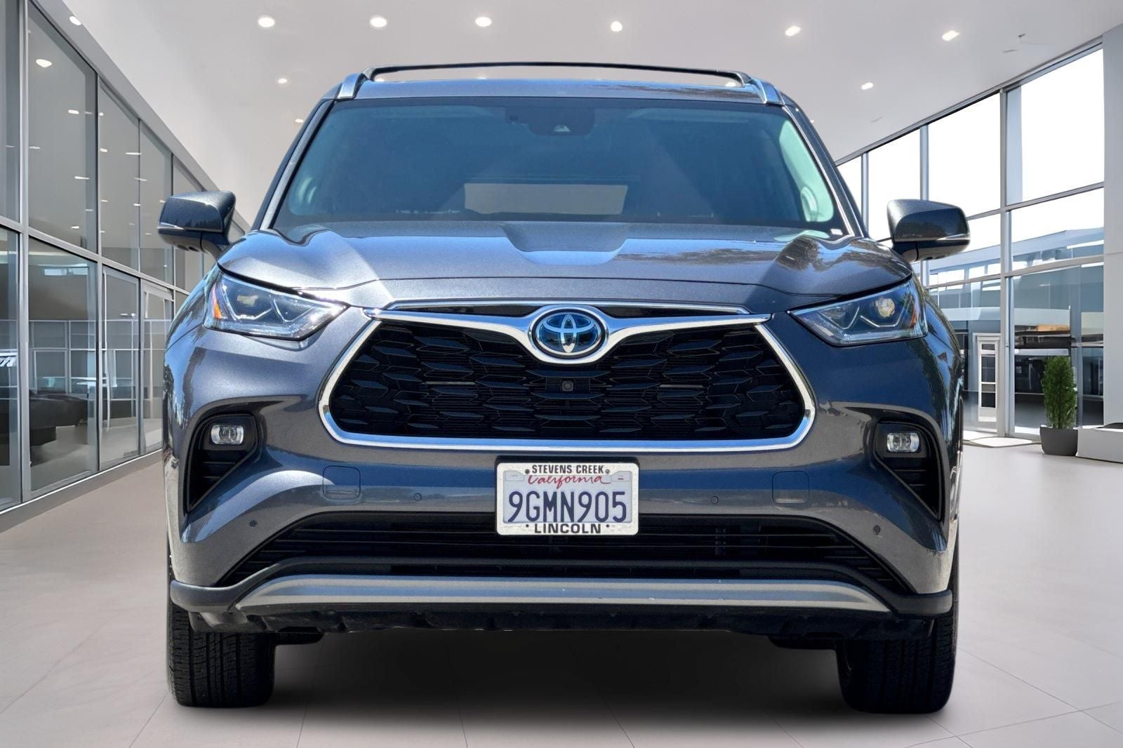2023 Toyota Highlander Hybrid Platinum