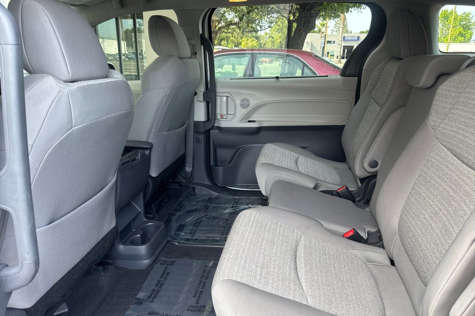 2023 Toyota Sienna LE 8 Passenger
