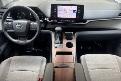2023 Toyota Sienna LE 8 Passenger