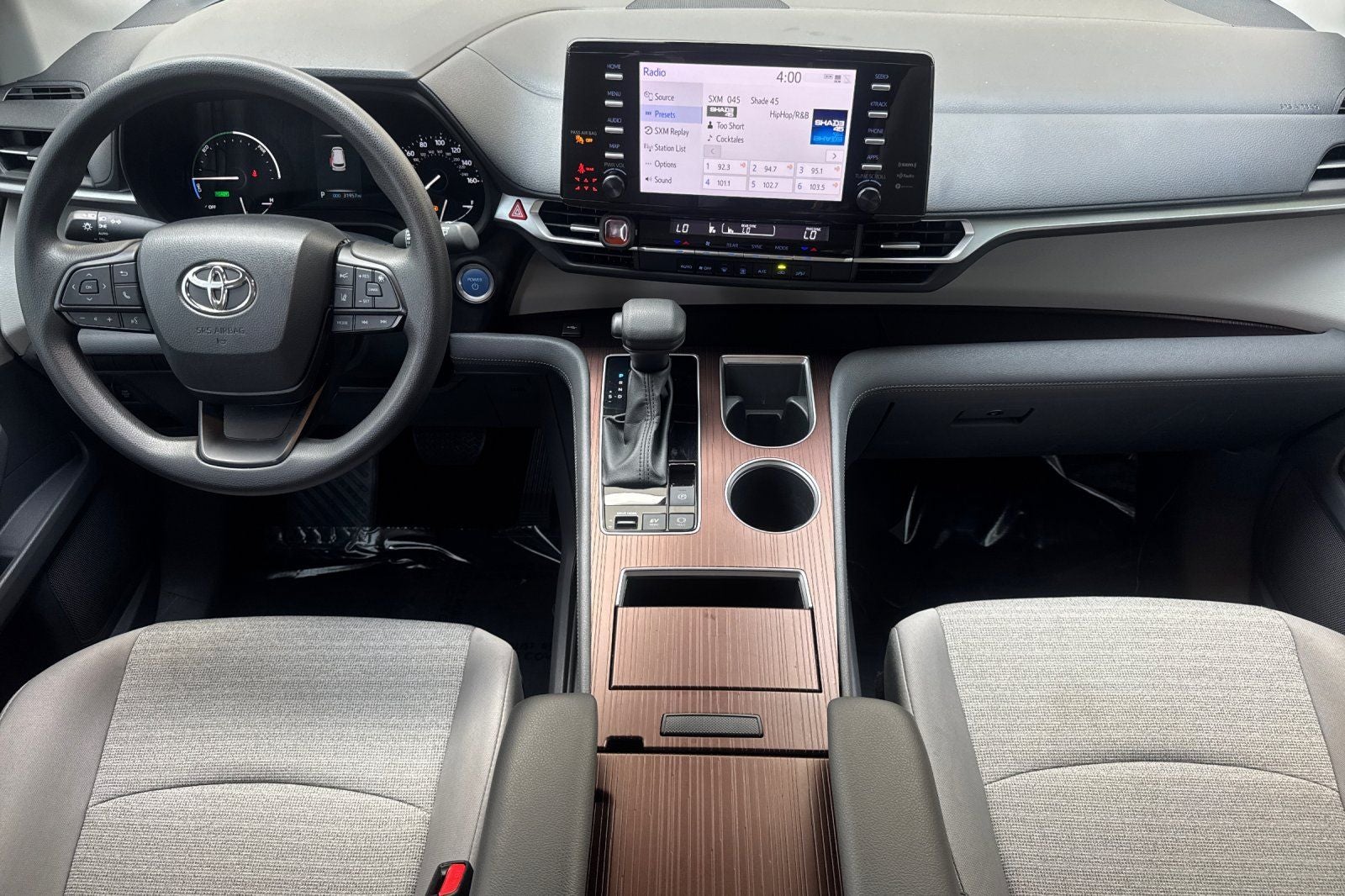 2023 Toyota Sienna LE 8 Passenger