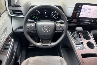 2023 Toyota Sienna LE 8 Passenger
