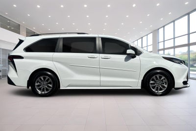 2023 Toyota Sienna LE 8 Passenger