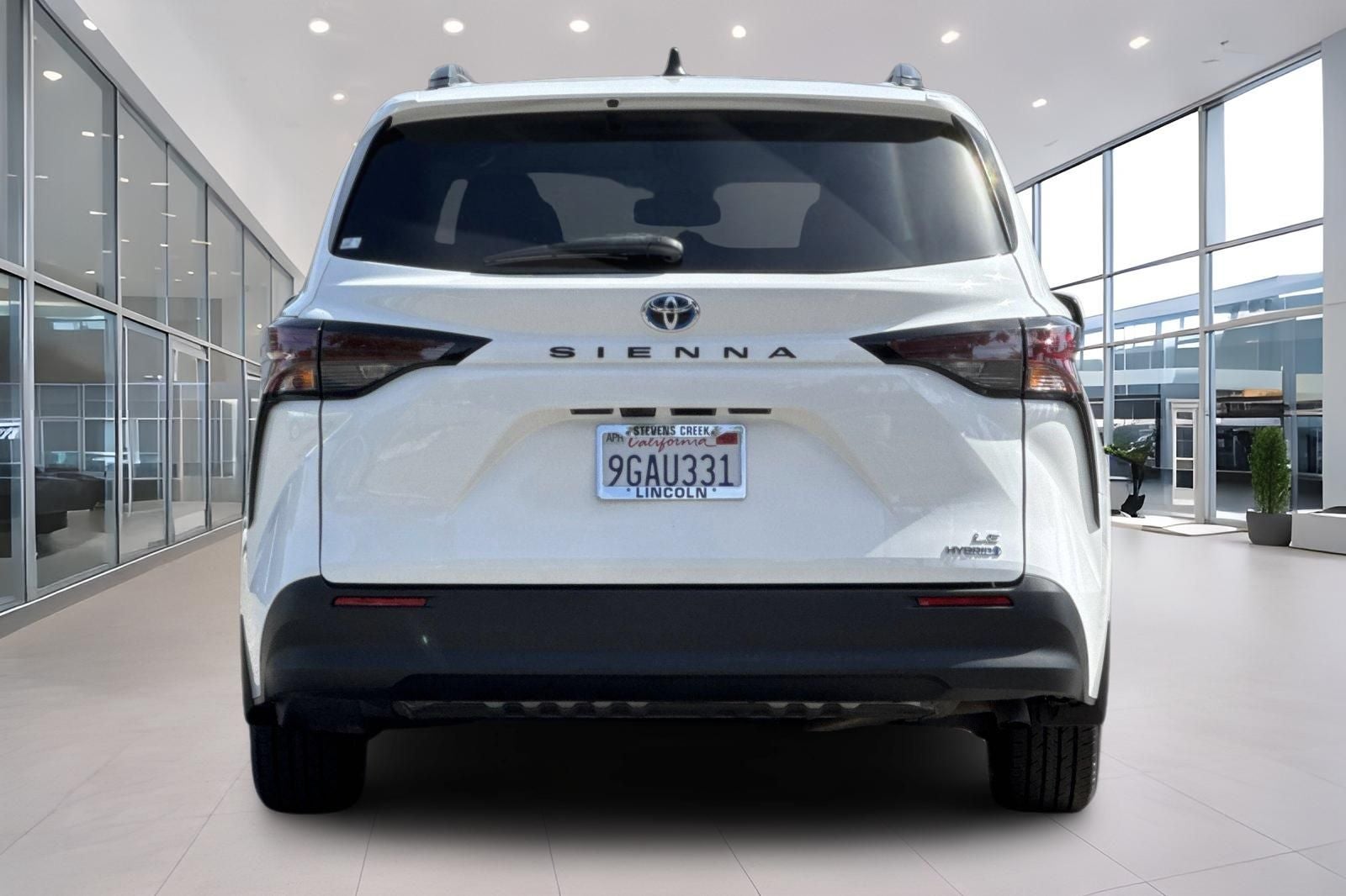 2023 Toyota Sienna LE 8 Passenger