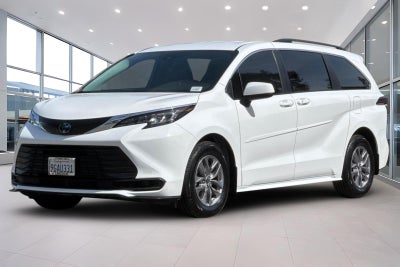 2023 Toyota Sienna LE 8 Passenger