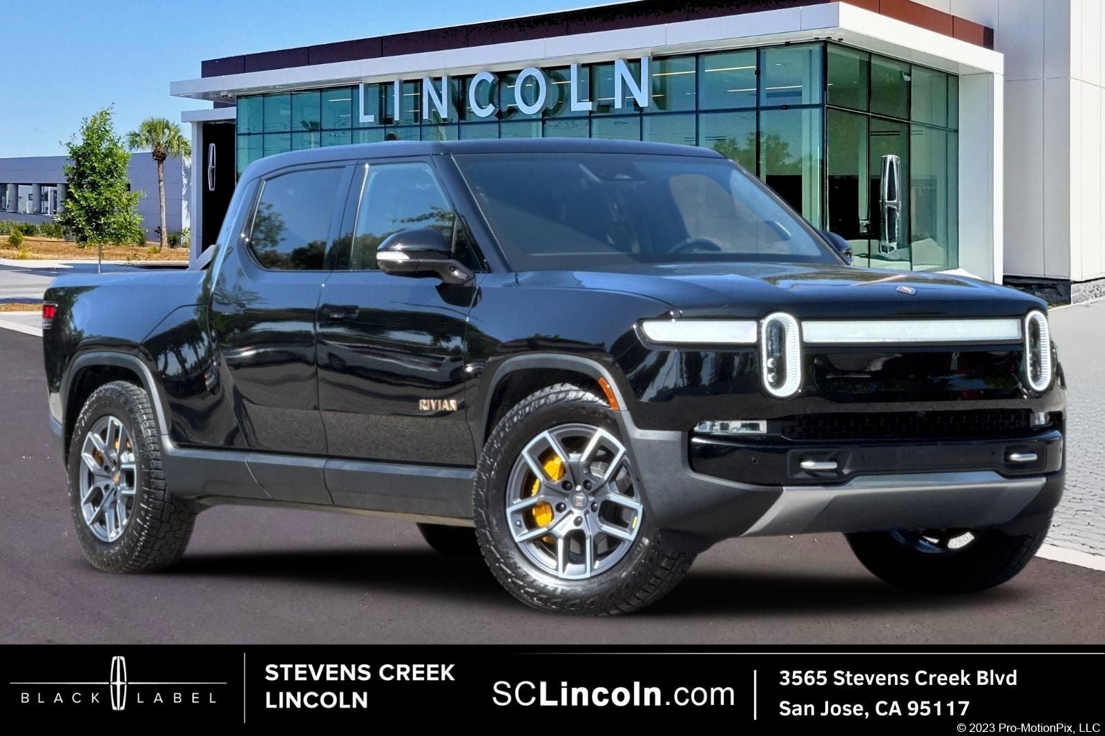 2022 Rivian R1T Adventure's photo