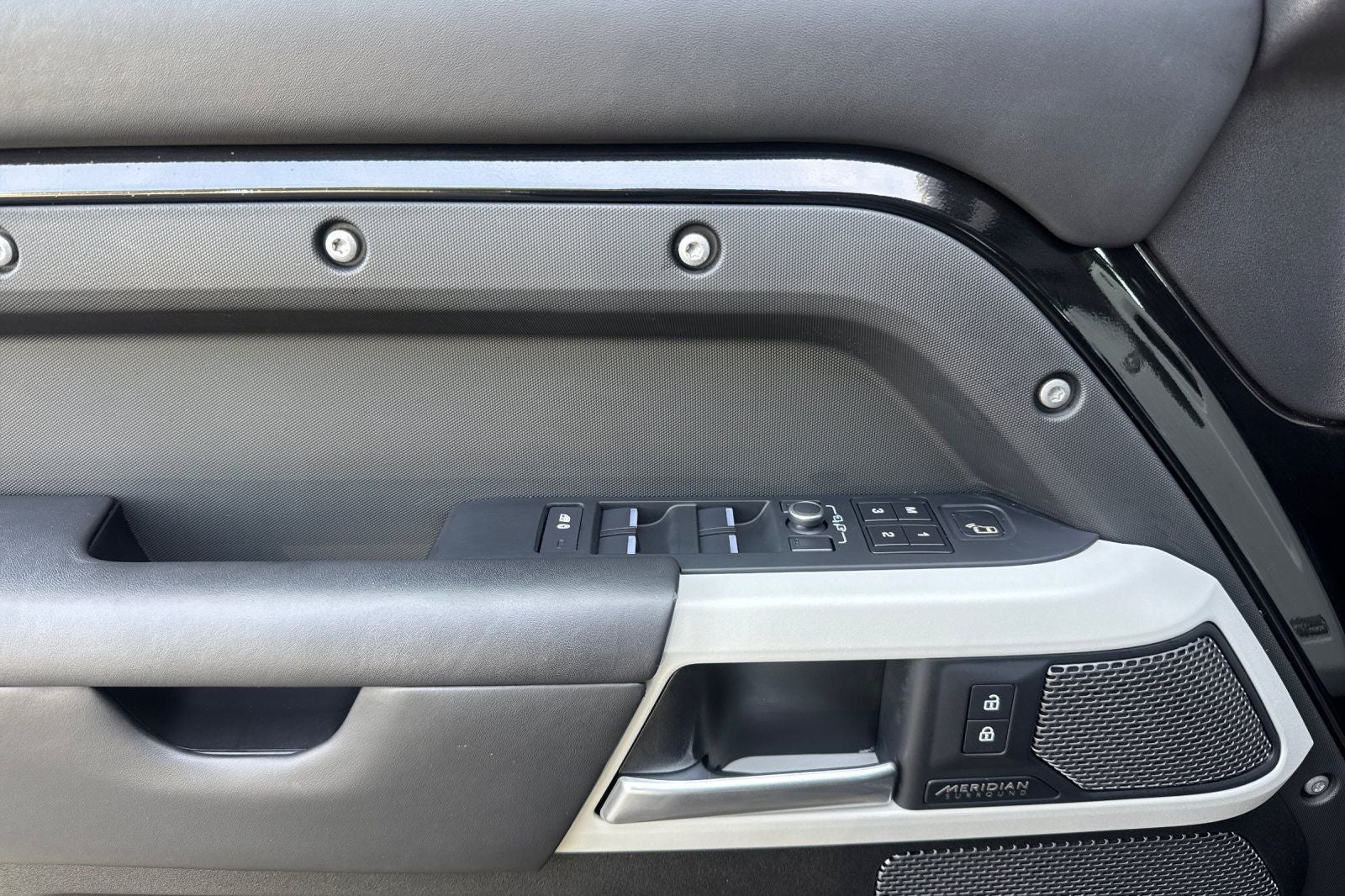 2022 Land Rover Defender 110 X-Dynamic HSE