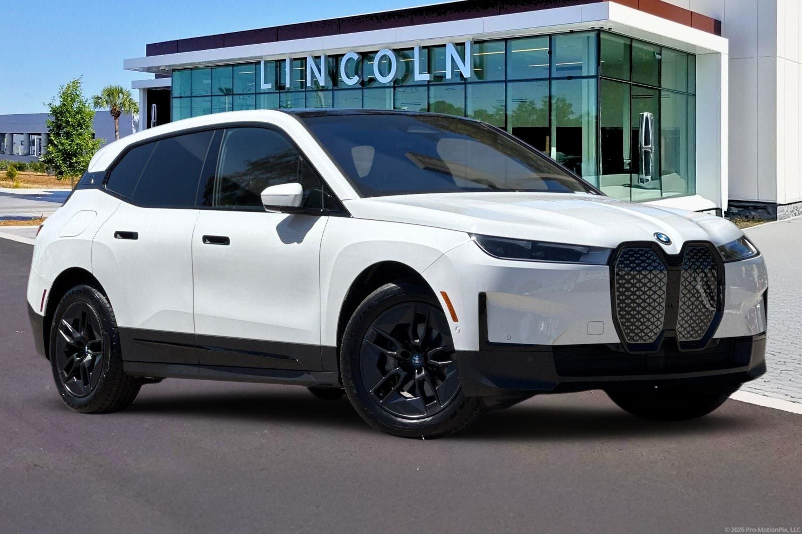 2025 BMW iX xDrive50