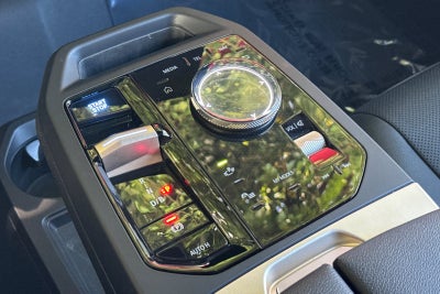 2025 BMW iX xDrive50