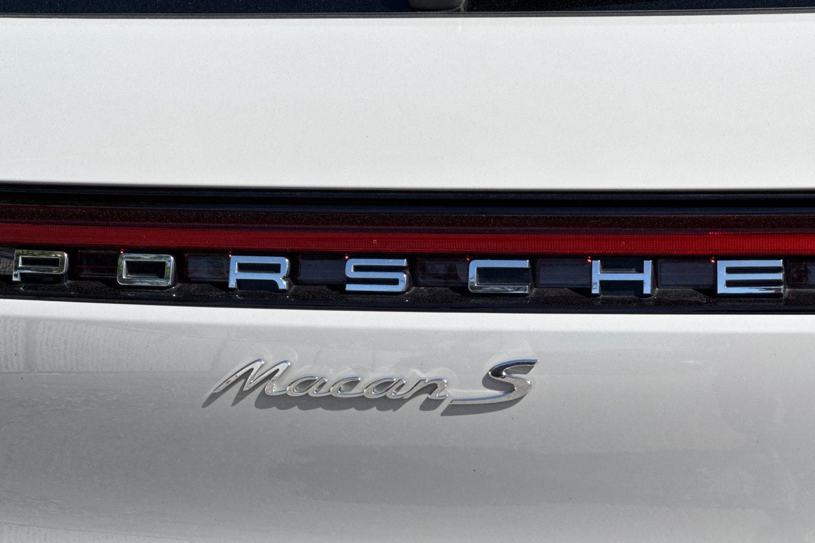2022 Porsche Macan S