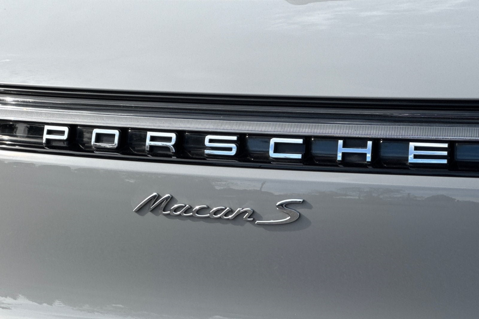 2023 Porsche Macan S