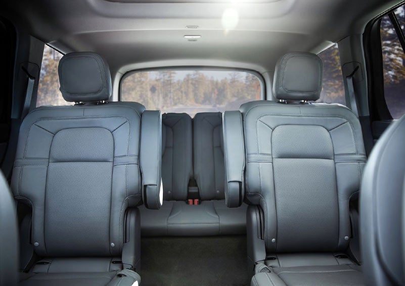 The expansive second and third row of a Lincoln Aviator® is shown