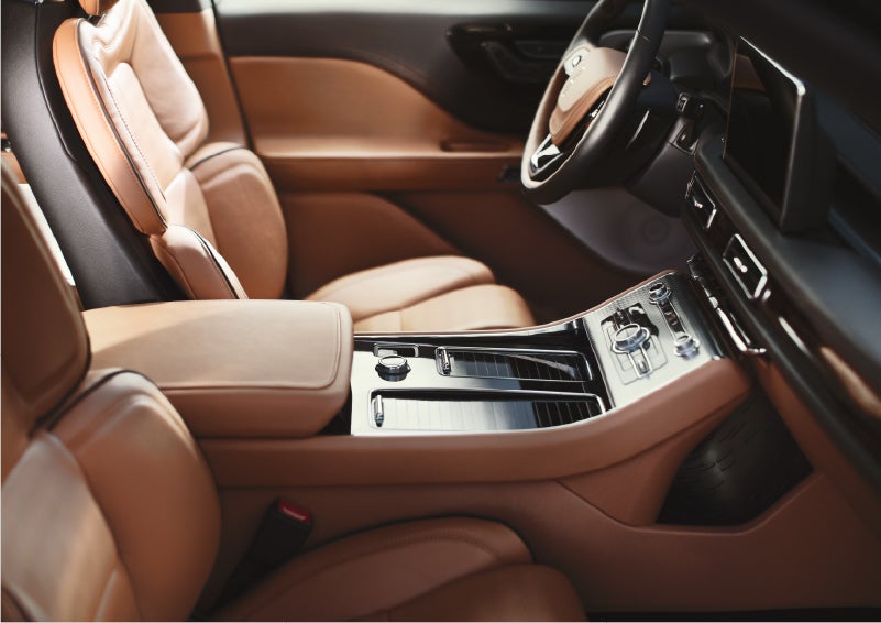 A 2023 Lincoln Aviator® Black Label model is shown in the Flight interior theme | Stevens Creek Lincoln in San Jose CA