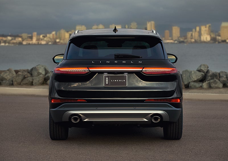 The rear lighting of the 2023 Lincoln Corsair® SUV spans the entire width of the vehicle. | Stevens Creek Lincoln in San Jose CA