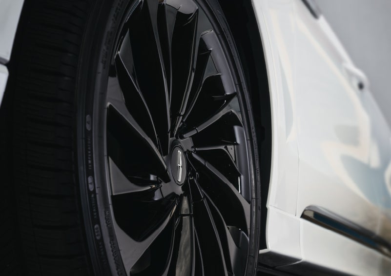 The wheel of the available Jet Appearance package is shown | Stevens Creek Lincoln in San Jose CA