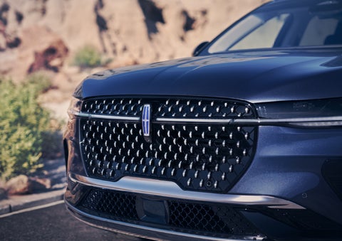 The stylish grille of a 2024 Lincoln Nautilus® SUV sparkles in the sunlight. | Stevens Creek Lincoln in San Jose CA