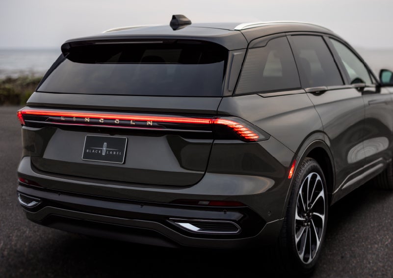 The rear of a 2024 Lincoln Black Label Nautilus® SUV displays full LED rear lighting. | Stevens Creek Lincoln in San Jose CA