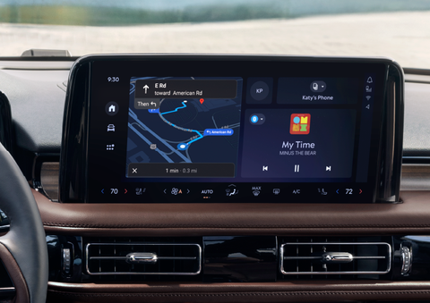 The 13.2-inch LCD touchscreen is showcased. | Stevens Creek Lincoln in San Jose CA