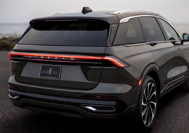 The rear of a 2025 Lincoln Black Label Nautilus® SUV displays full LED rear lighting. | Stevens Creek Lincoln in San Jose CA